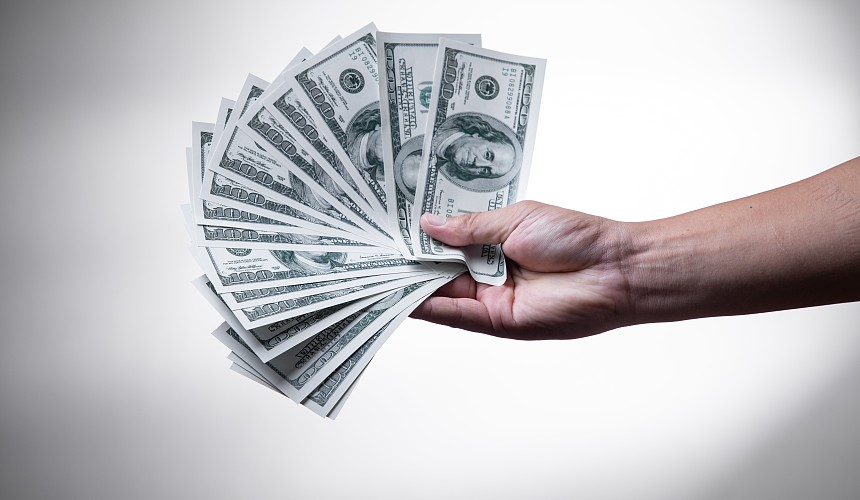 В центре Москвы работал нелегальный пункт обмена валюты с мошенниками вместо кассиров