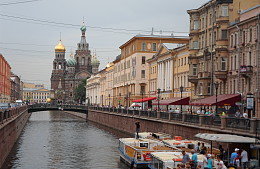 Туристам в Петербурге помогут сориентироваться волонтеры на сигвеях