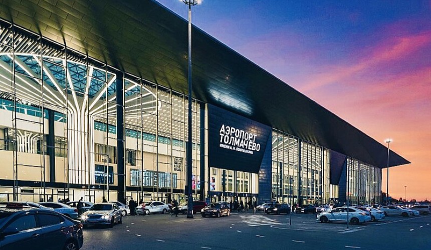Боинг AZUR air, летевший в Таиланд, вынужденно приземлился в Новосибирске
