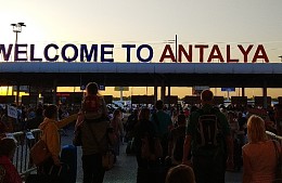 Стало известно, кто из туроператоров привез больше всего туристов в Анталью