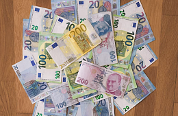 С какой валютой выгоднее лететь на отдых в Турцию