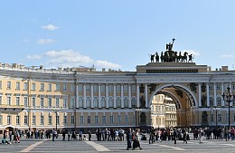 Историки и филологи не хотят платить 50–70 тысяч за право водить туристов по Санкт-Петербургу