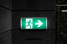 Туроператоры, лишившиеся возможности работать в выездном туризме, пытаются выйти из «Турпомощи»