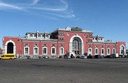 Туристам объяснили, почему только один южный поезд изменил маршрут в Курской области