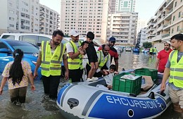 СМИ ОАЭ: улицы Шарджи залило сточными водами