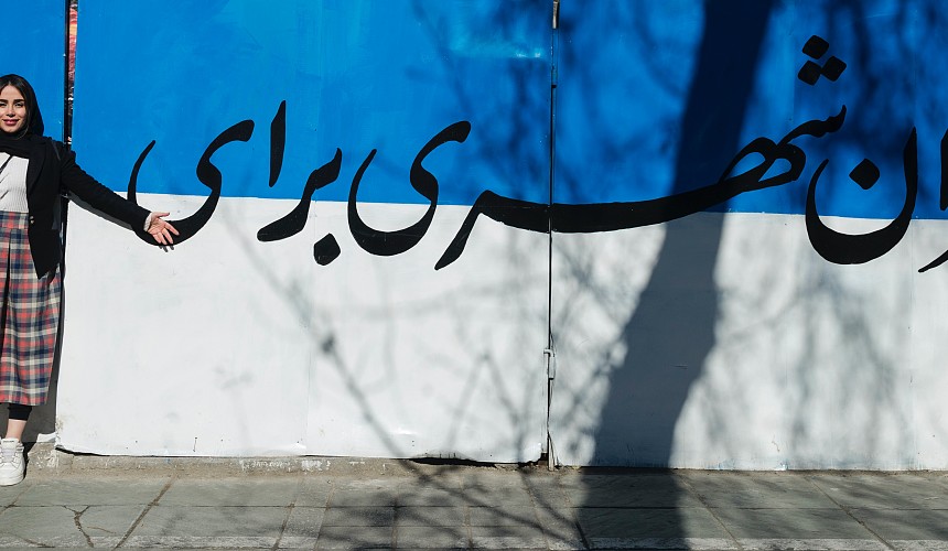 Иран не ввел упрощенный въезд для туристических групп из России