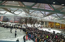Туристы в шоке от очередей в Москвариум на ВДНХ в дни новогодних каникул 