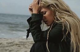 Положительный тест на COVID-19 стал причиной скандала с российской звездой в Турции