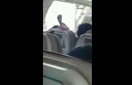 Пассажир Asiana Airlines случайно открыл в полете аварийную дверь 
