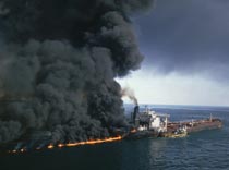 Танкер потушили, пляжи открыты