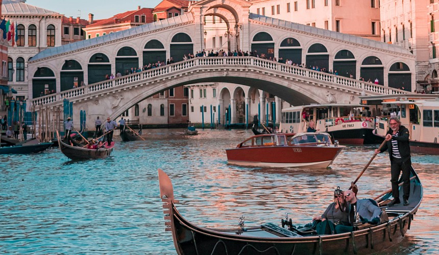 Туристам в регионах советуют начать оформлять шенген на лето