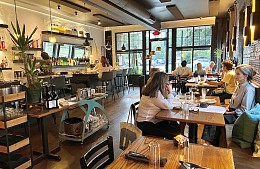 Депутаты-коммунисты предложили ввести в России ресторанный сбор