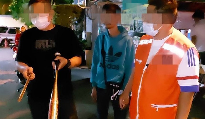 В Паттайе таксисты на мотобайках устраивают драки из-за туристов