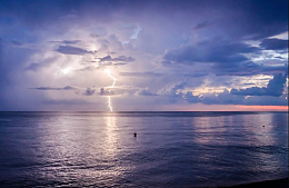 В Сочи +12 и дождь: туристов развлекают как могут