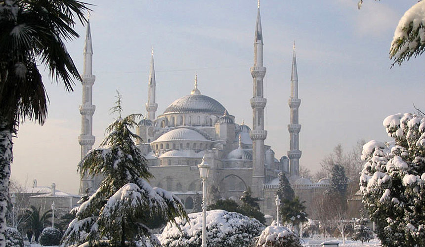  В аэропорту Стамбула больше нельзя встречать туристов с табличками