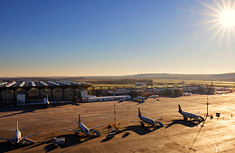 Туристам парковаться в Пулково стало дороже, чем в Москве