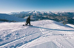 На горнолыжных курортах Сочи к Рождеству наконец-то выпадет снег