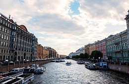 Туристов предупредили о штрафах за неуплату курортного сбора в Санкт-Петербурге 