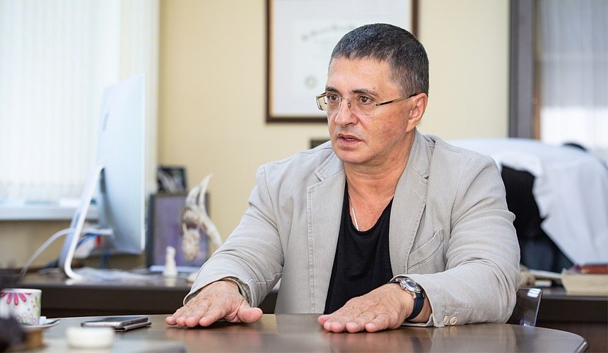 Главврач больницы ответил на предложение Жириновского запретить туристам выезжать за границу