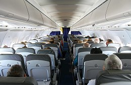 Из-за пьяного дебошира самолет S7 вынуждено сел в Красноярске