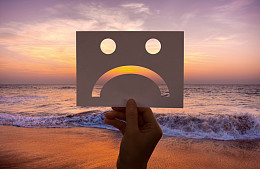 Турагентство Казахстана подало в суд на туристку за негативный отзыв 