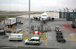 Аэропортам не разрешают использовать новую спецтехнику