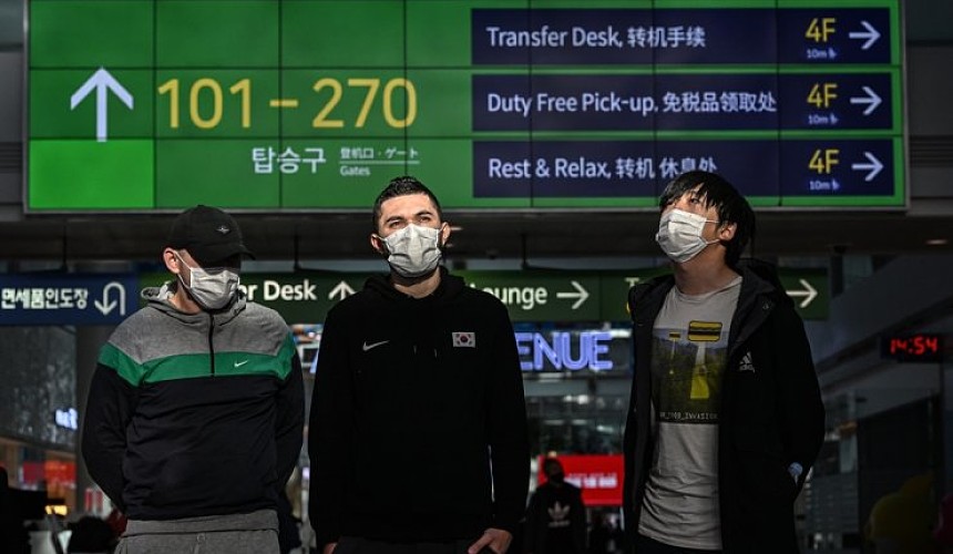 Пятеро россиян с октября живут в аэропорту Сеула и судятся с местными властями