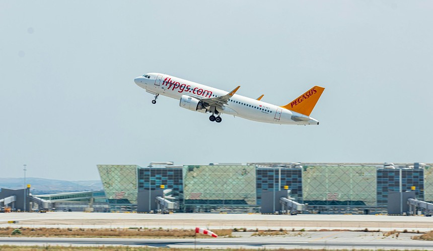 СМИ: Pegasus Airlines значительно сокращает норму бесплатного провоза ручной клади