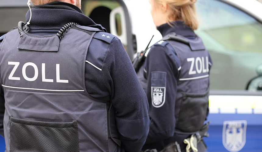 Конфискации продолжаются: россиянам вновь не рекомендуют ехать в Германию на своих авто