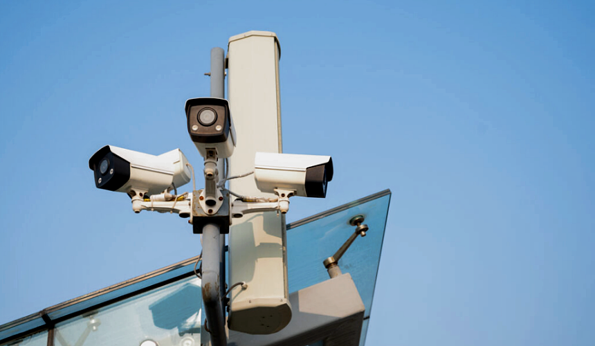 Туристку удивили на Хайнане камеры на пляже – через каждые 50 метров