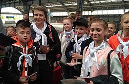 Роспотребнадзор хочет защитить юных туристов от кори в поездах