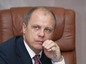 Его Лужков поздравил лично