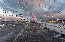 Turkish Airlines отменила более 50 рейсов из-за шторма в Стамбуле