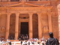 В Иордании найдена чаша Грааля