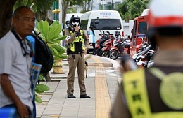 На Пхукете туристам-нарушителям будут выдавать красные карточки и депортировать из страны