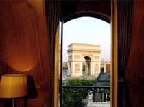 Окно в Париж теперь и на Урале