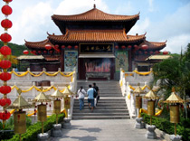 Пекин нам не нужен, нам пляж подавай?