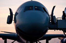 Поломка самолета сократила отпуск екатеринбуржцев на сутки