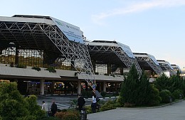 В аэропортах Сочи и Казани задержаны десятки рейсов