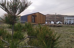 Рукастый яхтсмен строит глэмпинг на дальневосточном гектаре