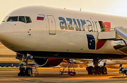 Самолет Azur Air, летевший в Доминикану, сел в Ирландии