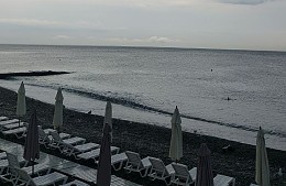 «Льет стеной, ничего не видно»: в Сочи ожидаются смерчи, сели и град