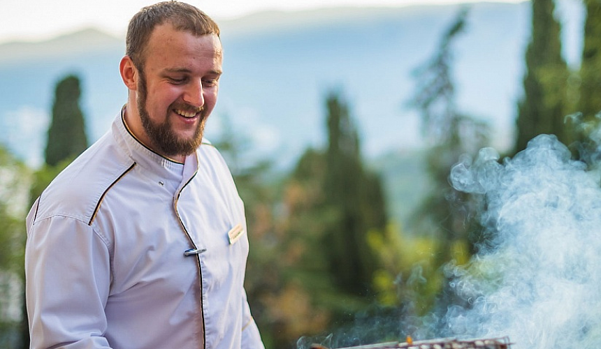 Гостиницам России не хватает горничных, готовых работать за 75 тысяч