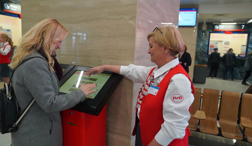Из-за хакерской атаки на РЖД туристы вынуждены ехать за билетами на вокзал