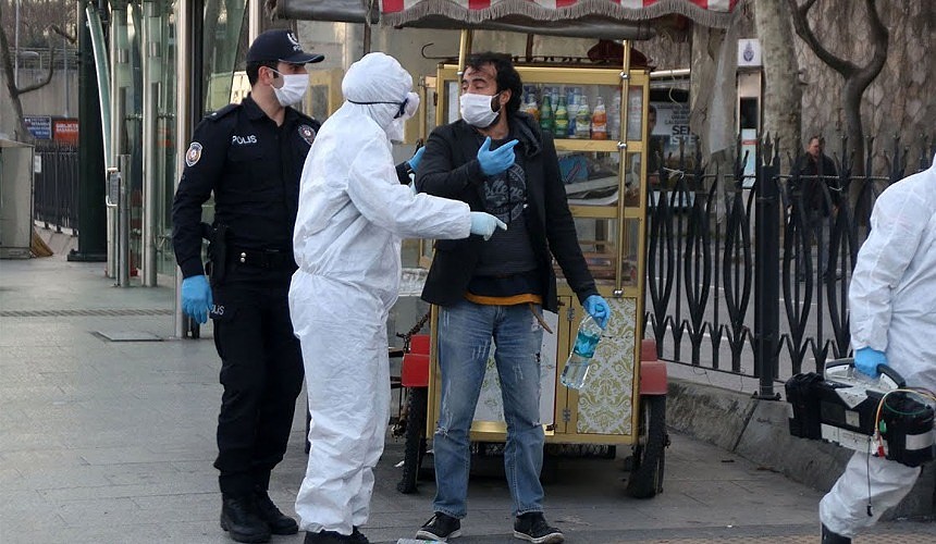 Туристы в Турции получили гигантские штрафы за нарушения в празднование Нового года 