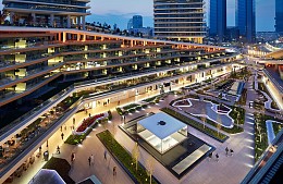 Не дали потрогать Gucci: туристов возмутил случай в Стамбуле, где россиян выгнали из бутика