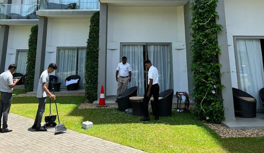 В отеле на Шри-Ланке с высоты третьего этажа упало балконное стекло