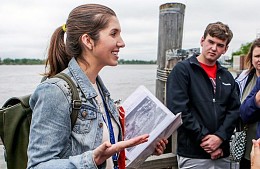 Забота о туристах или профанация: проверку знаний гидов отложили на год