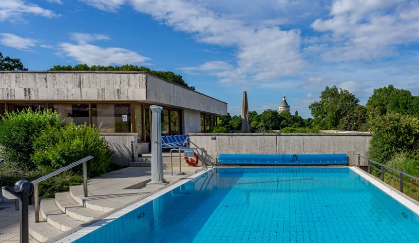 Российским туристам угрожают выселением из отеля в Венгрии