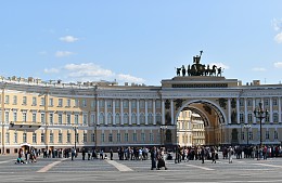 В Санкт-Петербург стали чаще приезжать туристы с детьми